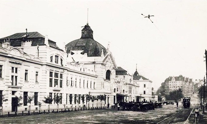 The Train Station in Czernowitz